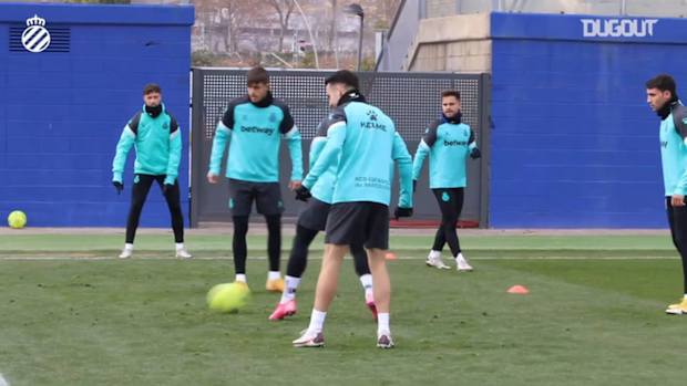 Espanyol’s rondo in training